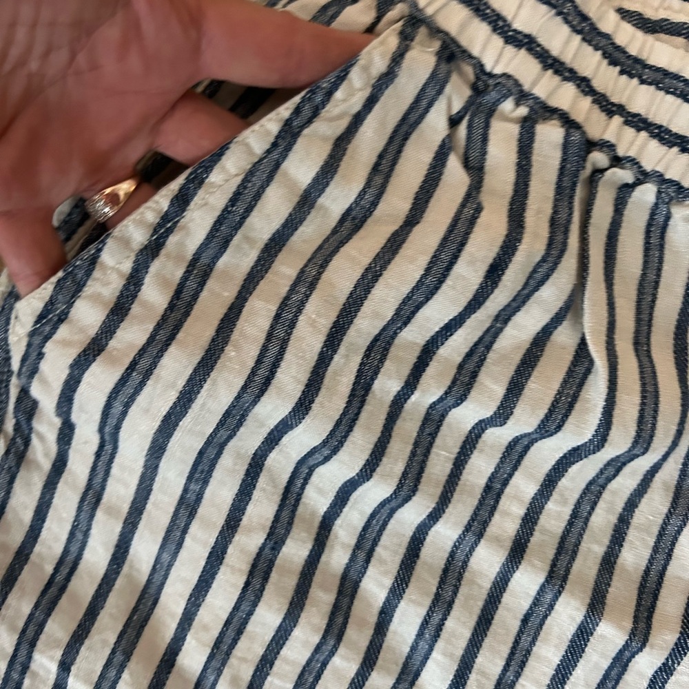 Tahari cream navy striped elastic waist linen high waist casual pants. Medium - Picture 4 of 4